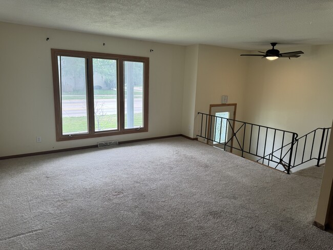 Photo - 2107 Tanglefoot Ln