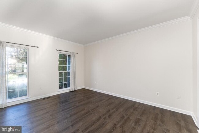 Photo - 3725 Sprigg St N