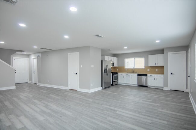 Photo - 20911 Young Meadows Way