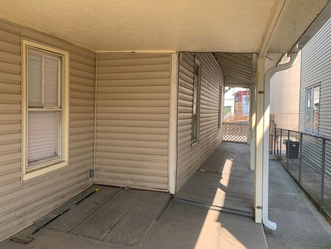 Photo - 620 Company St