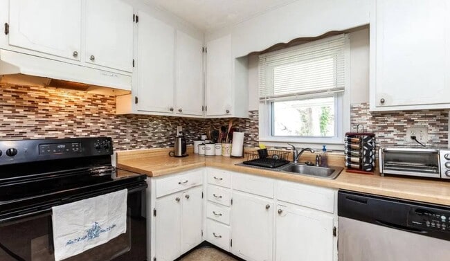 Photo - 9102 Cooper Dr