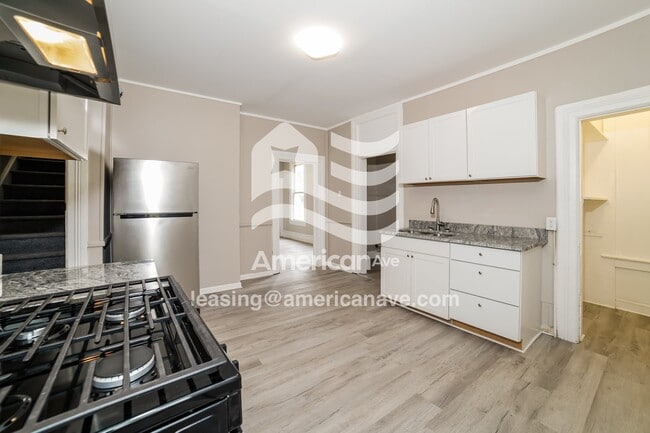 Photo - 1319 N Broadway St