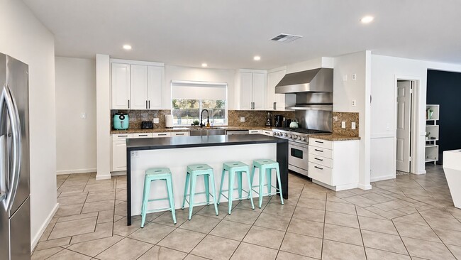 14 Palomino Rd