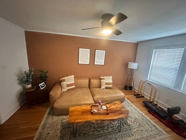 Photo - 910 E Mulberry St