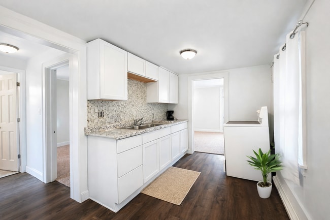 Photo - 1000 13th Ave NE