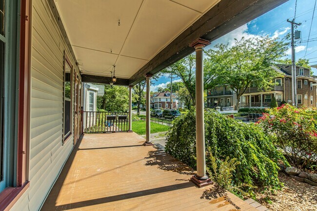 Photo - 1042 E Gorham St