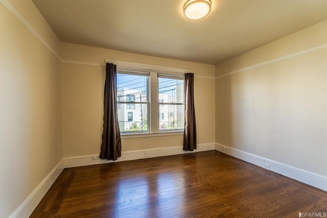 Photo - 36 Toledo Way