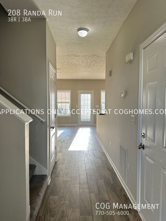 Photo - 208 Randa Run