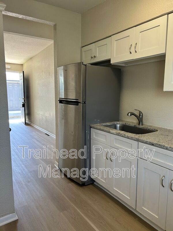 Photo - 4208 Lloyd St