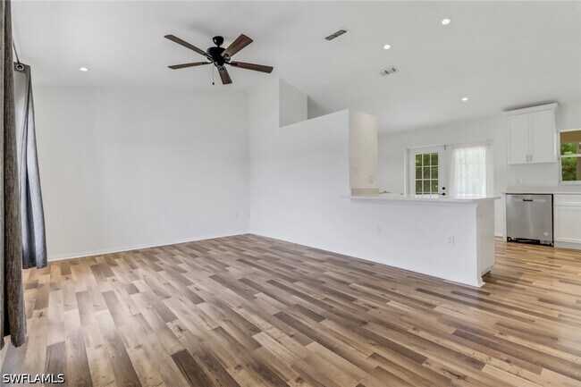 Photo - 18560 Holly Rd