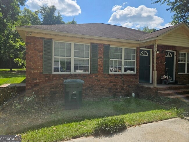 Building Photo - 103 Simmons Rd