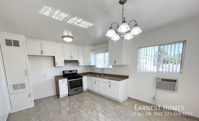 Photo - 14202 Delano St Unidad 6