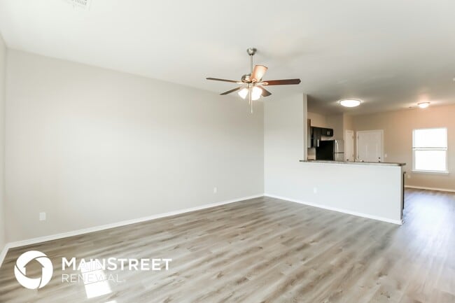 Photo - 925 N Donald Way