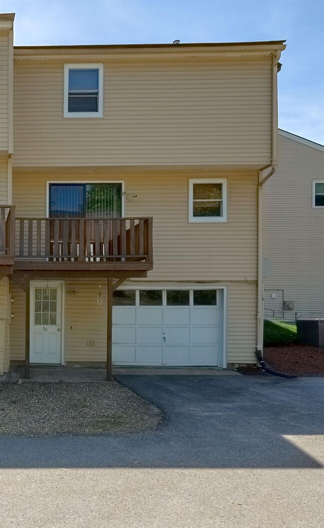 Photo - 38 Stonegate Ln