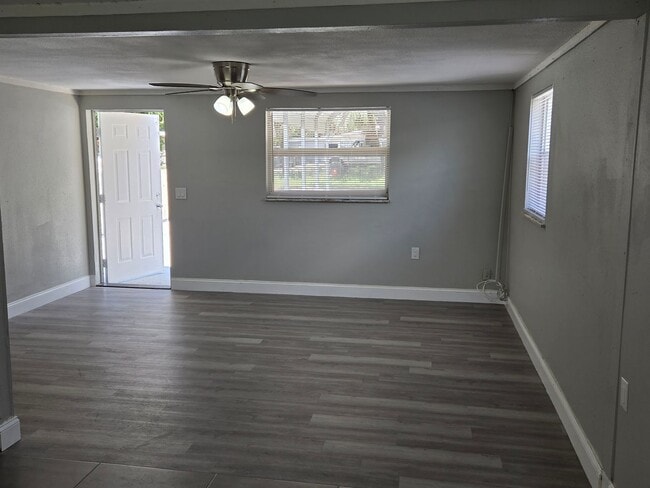 Photo - For Rent – Updated 1BR / 1BA Duplex in Zephyrhills