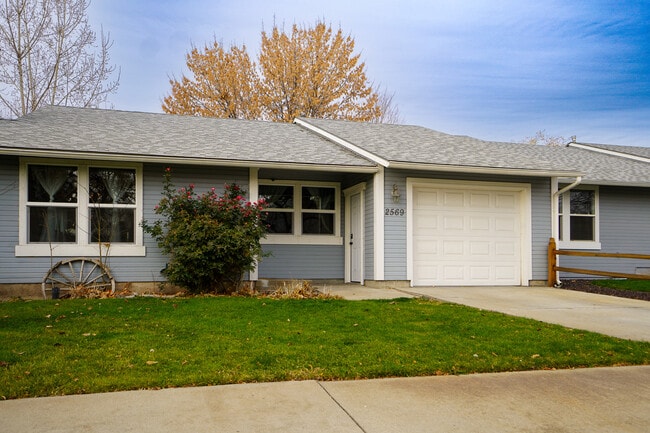 Photo - 2569 Camden Ln