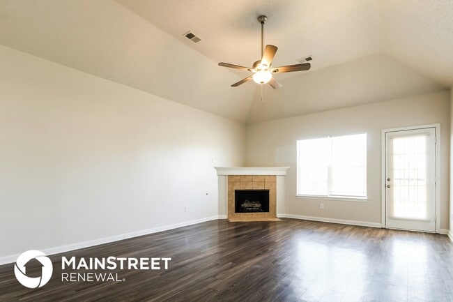 Photo - 1775 Englehart St