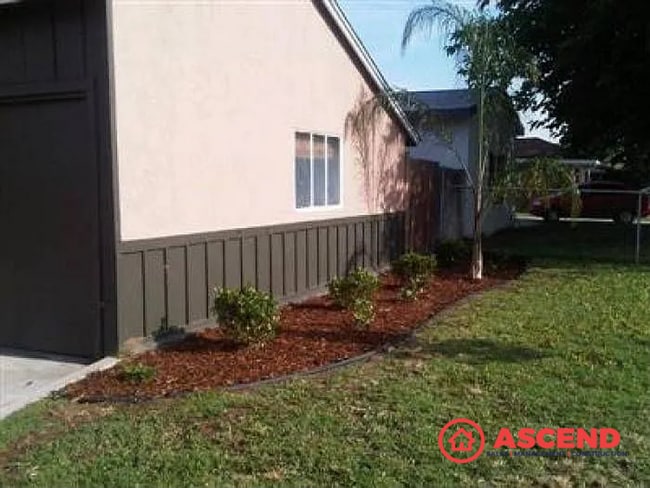 Photo - Charming 3 Bed, 1 Bath Home with Garage in Bakersfield